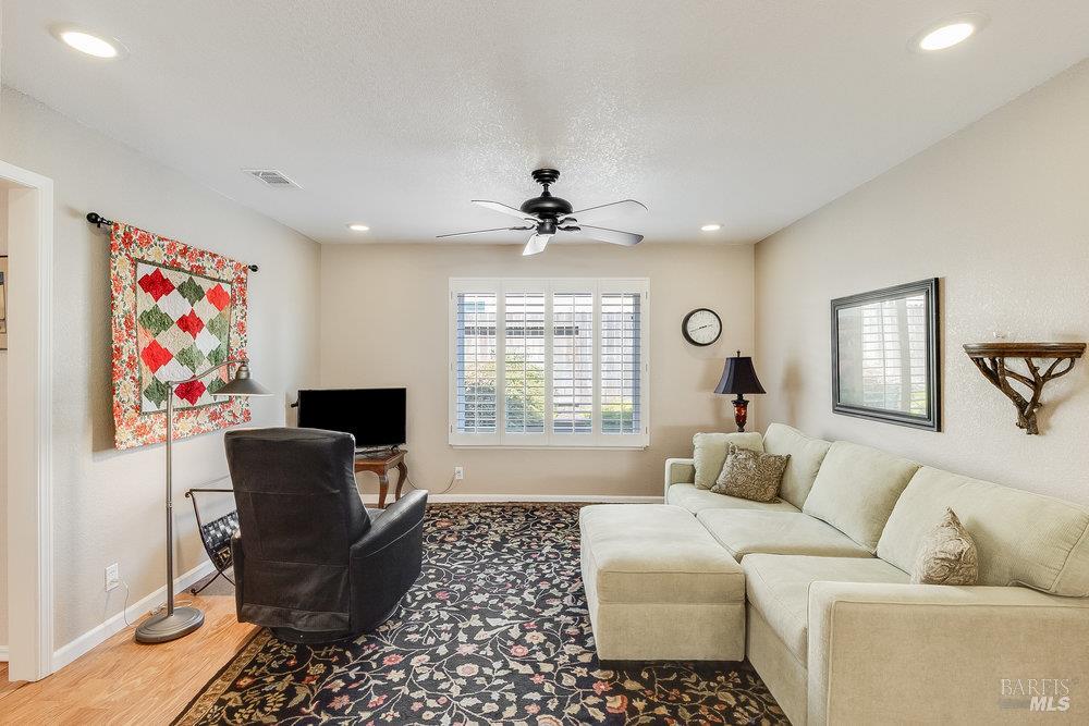 Detail Gallery Image 21 of 59 For 509 Solano Dr, Benicia,  CA 94510 - 3 Beds | 2 Baths