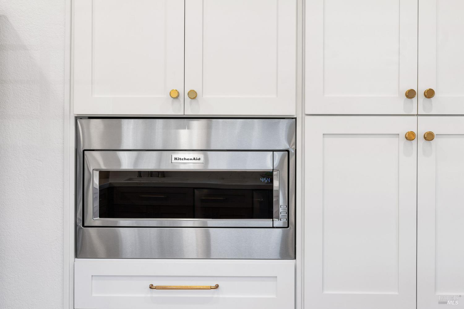 Detail Gallery Image 10 of 49 For 607 Centre Ct, Alameda,  CA 94502 - 2 Beds | 2/1 Baths