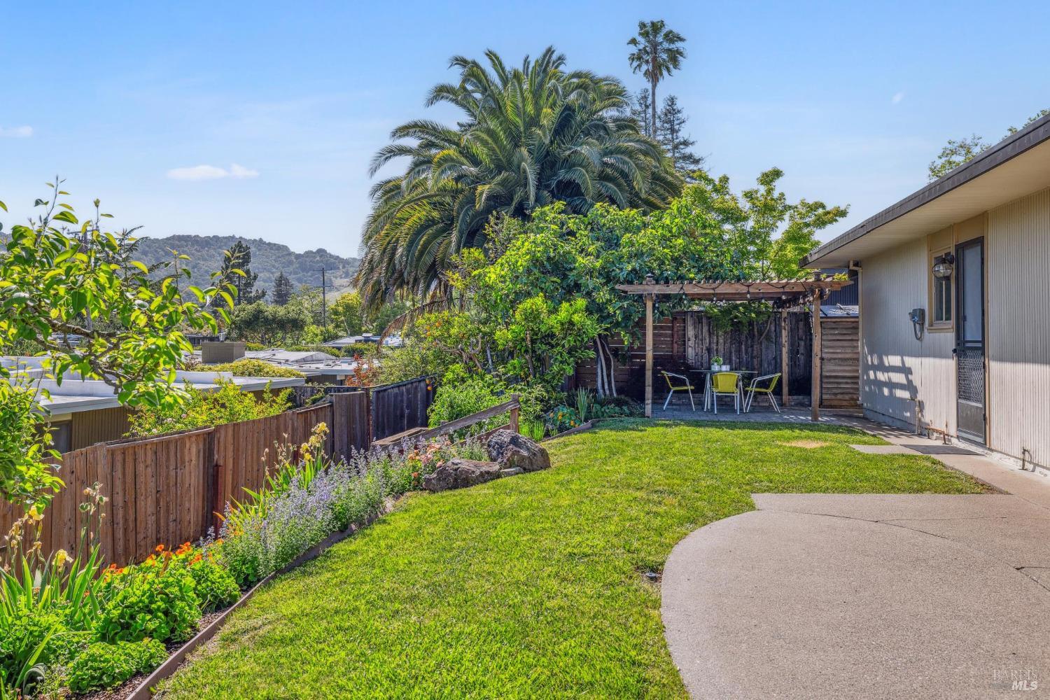 Detail Gallery Image 39 of 44 For 659 Las Colindas Rd, San Rafael,  CA 94903 - 4 Beds | 2 Baths