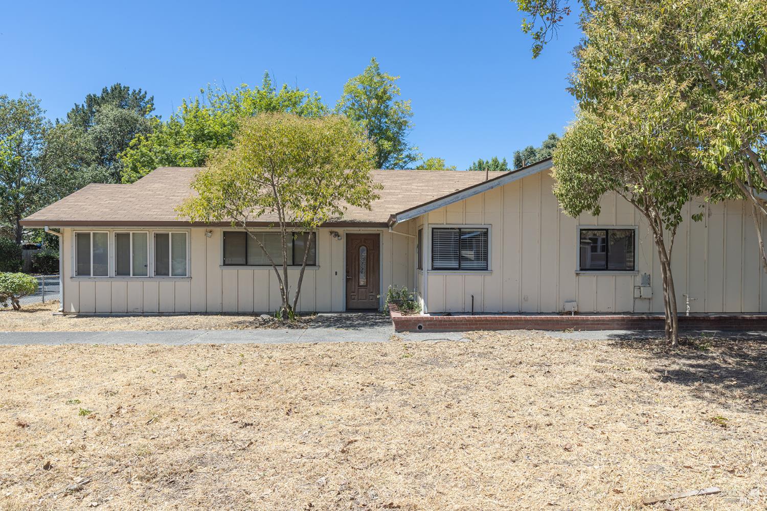 Detail Gallery Image 16 of 28 For 411 Walten Way, Windsor,  CA 95492 - – Beds | – Baths