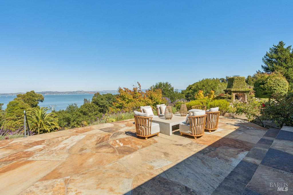 Detail Gallery Image 35 of 48 For 90 Taylor Rd, Tiburon,  CA 94920 - 5 Beds | 5/1 Baths