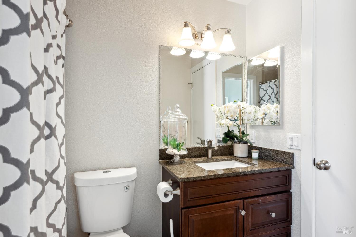 Detail Gallery Image 20 of 32 For 121 Quail Ct, Novato,  CA 94949 - 2 Beds | 2 Baths