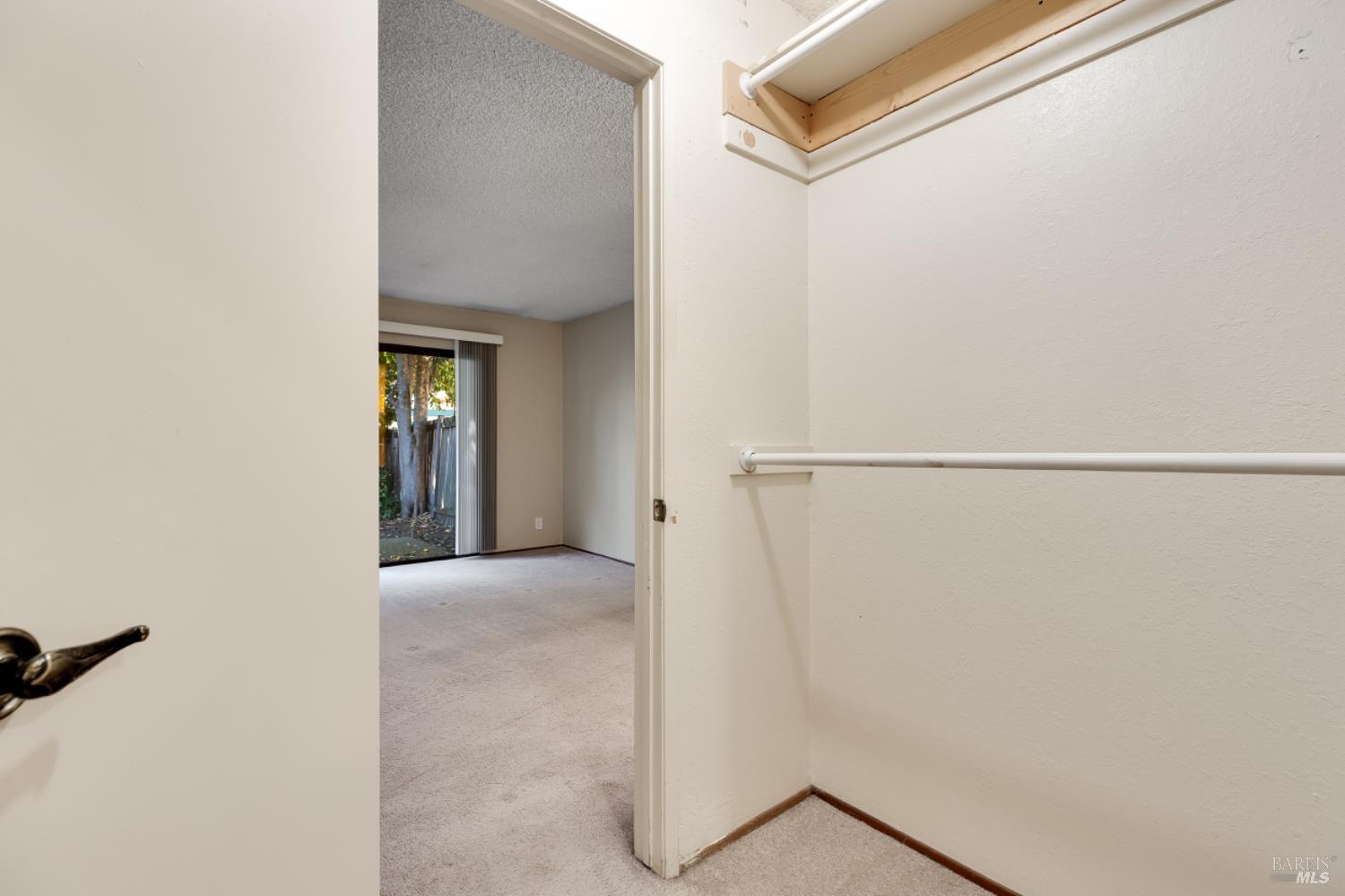 Detail Gallery Image 27 of 40 For 1517 London Cir, Benicia,  CA 94510 - 2 Beds | 2 Baths