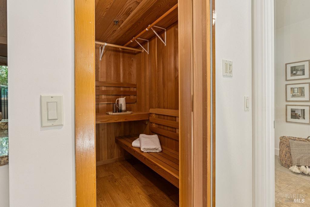 Detail Gallery Image 33 of 48 For 90 Taylor Rd, Tiburon,  CA 94920 - 5 Beds | 5/1 Baths