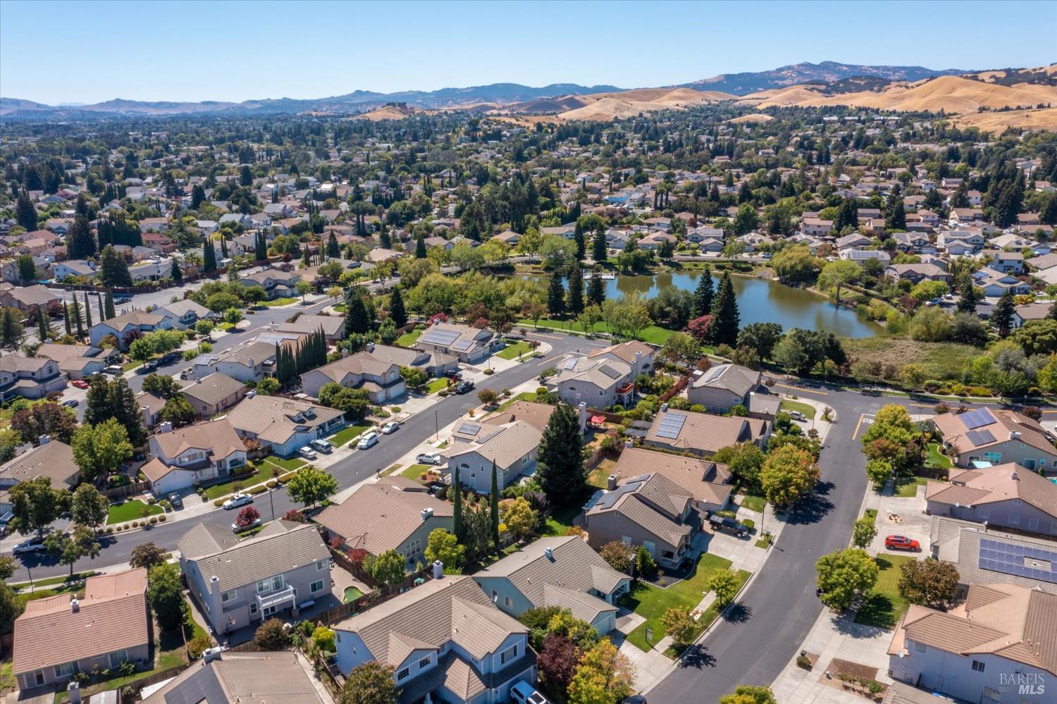 Detail Gallery Image 3 of 40 For 3283 Lagunita Cir, Fairfield,  CA 94533 - 4 Beds | 2 Baths