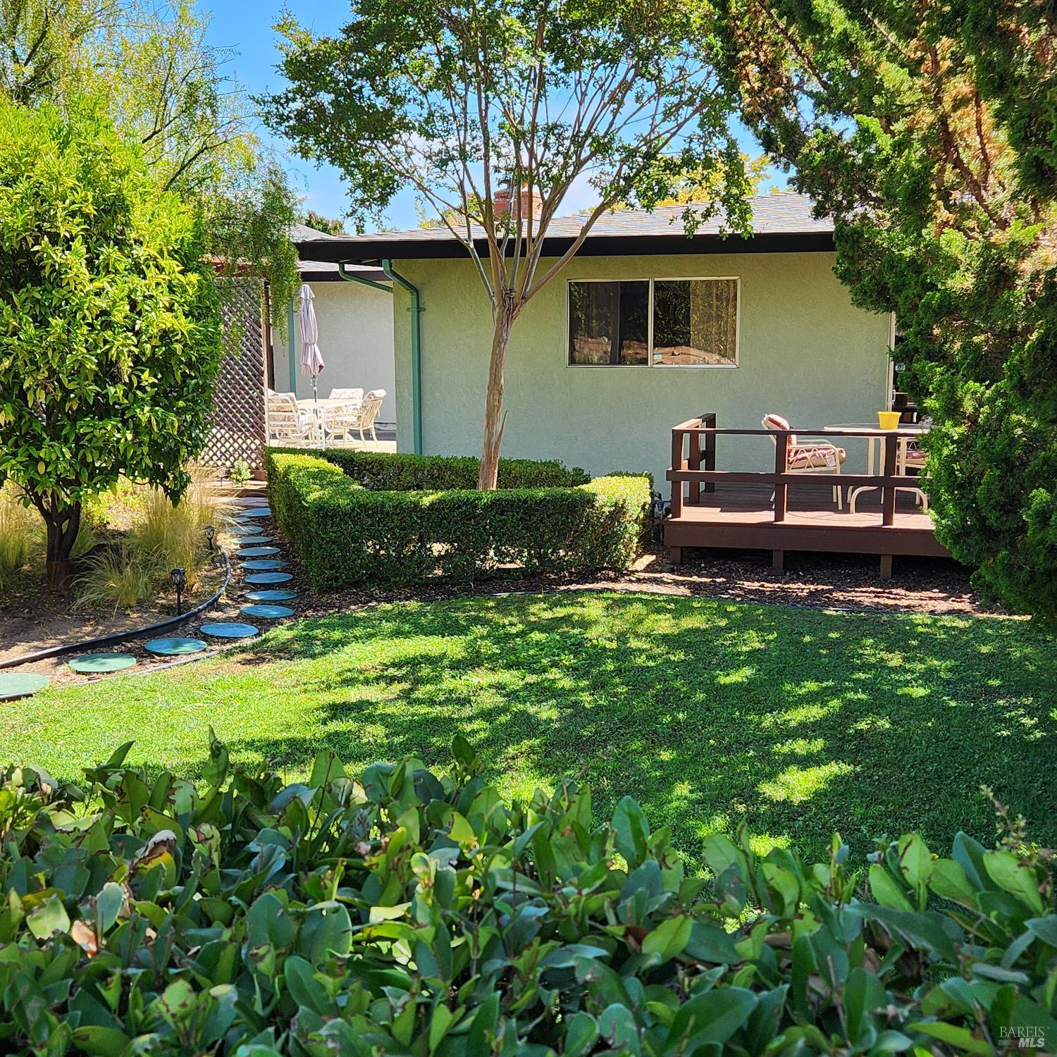Detail Gallery Image 16 of 18 For 1012 Terra Verde Dr, Napa,  CA 94559 - 3 Beds | 2 Baths