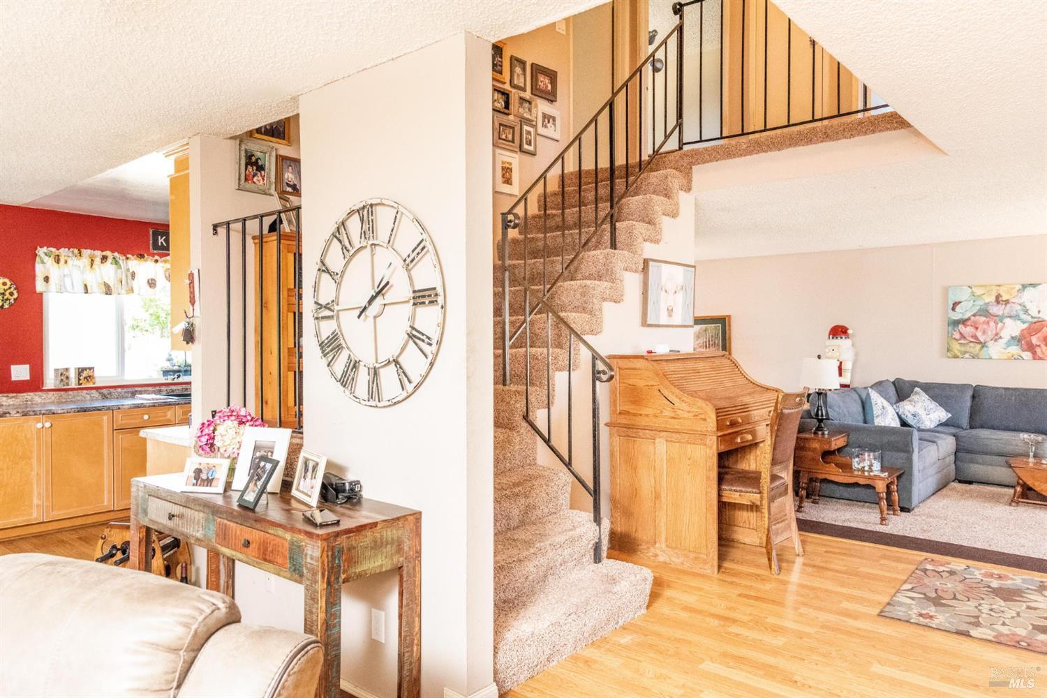 Detail Gallery Image 13 of 32 For 936 Edith Ct, Rohnert Park,  CA 94928 - 6 Beds | 2/1 Baths