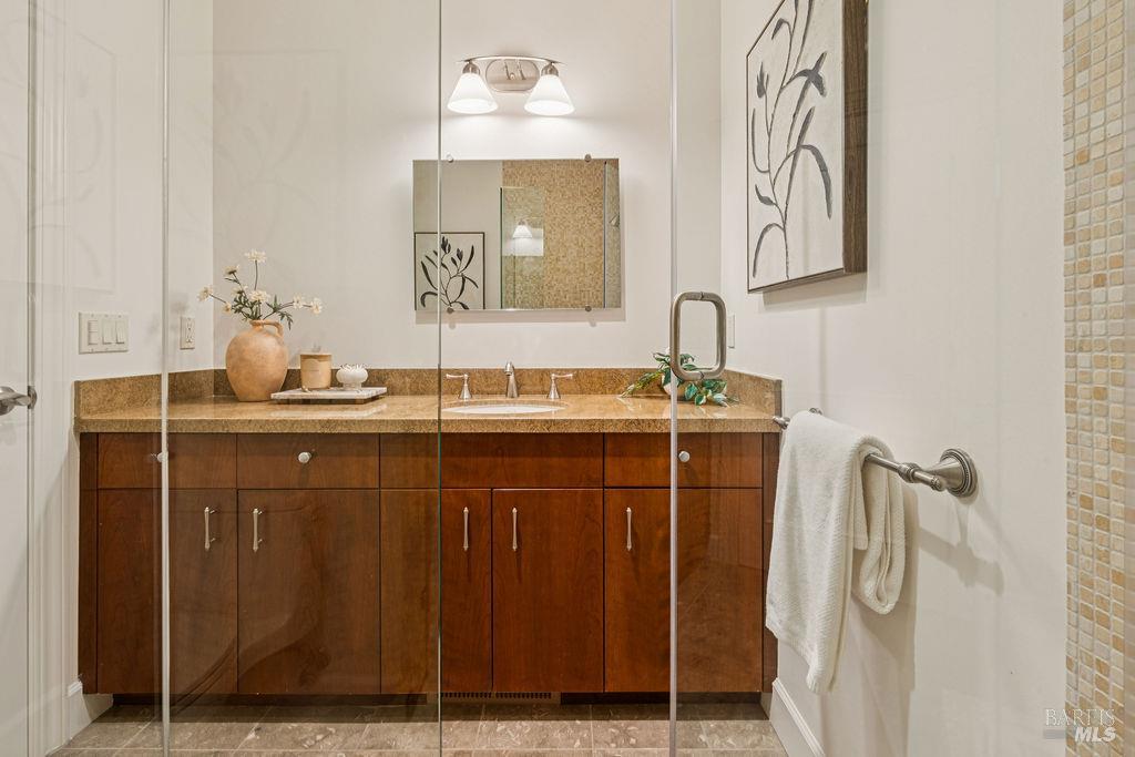 Detail Gallery Image 26 of 48 For 90 Taylor Rd, Tiburon,  CA 94920 - 5 Beds | 5/1 Baths