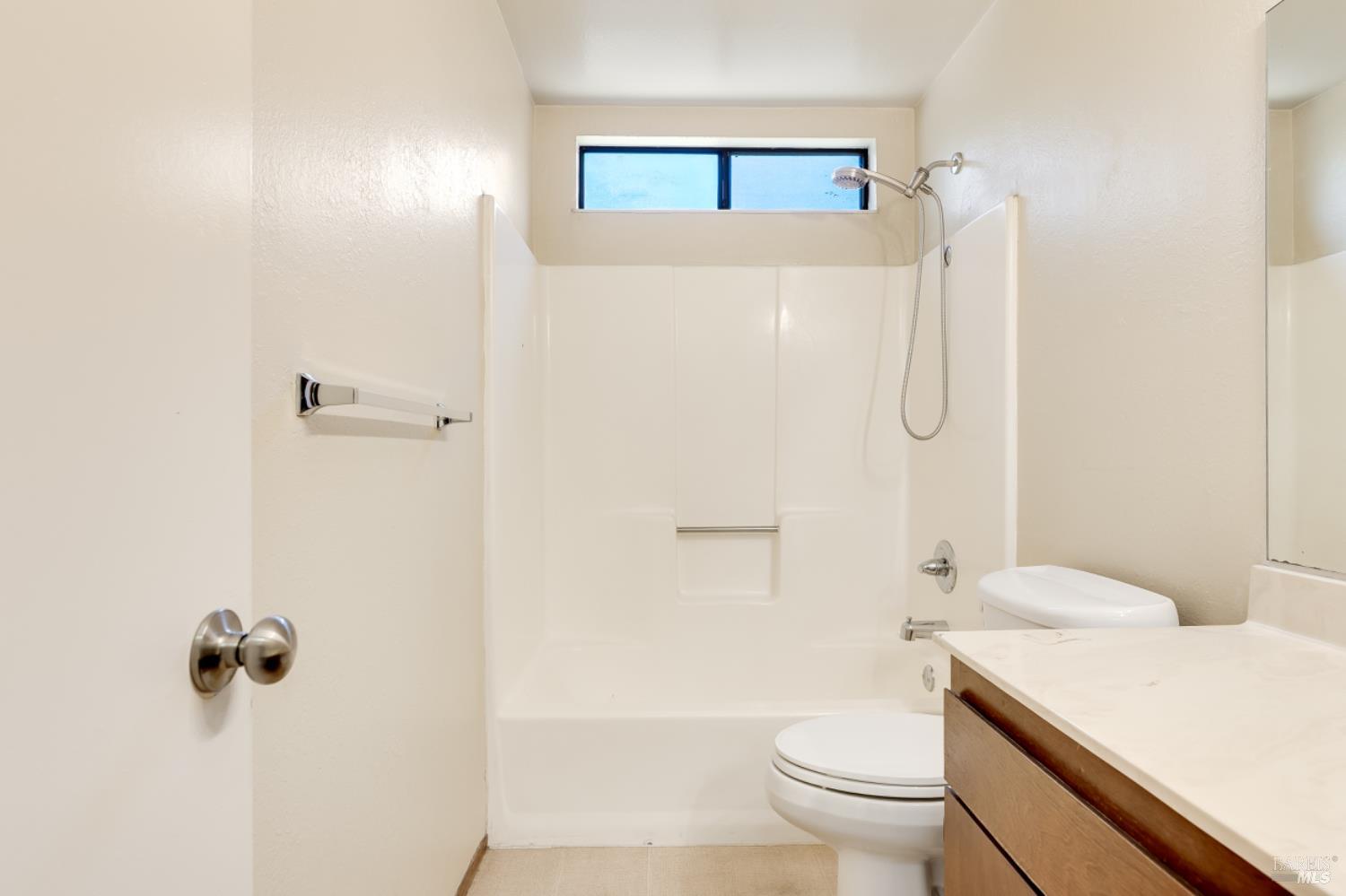 Detail Gallery Image 18 of 40 For 1517 London Cir, Benicia,  CA 94510 - 2 Beds | 2 Baths
