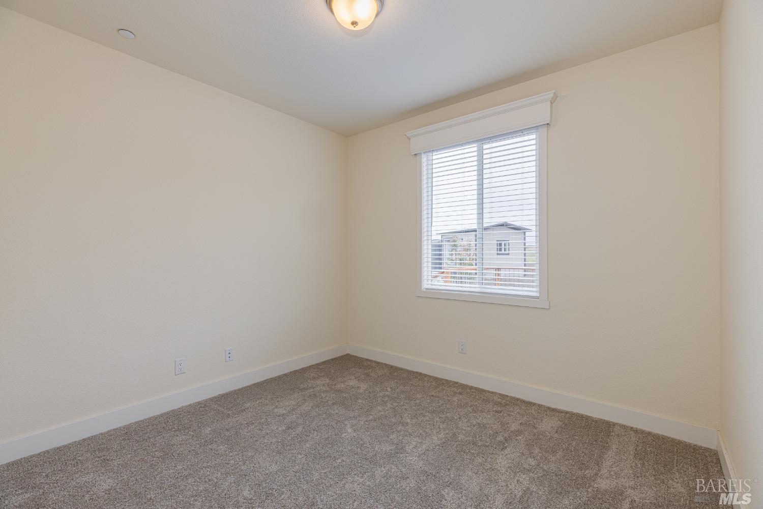 Detail Gallery Image 15 of 33 For 391 King Rd, Petaluma,  CA 94952 - 3 Beds | 2 Baths