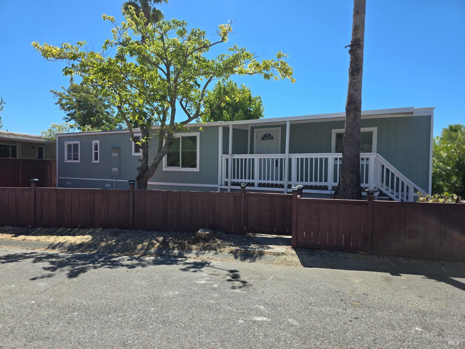 Detail Gallery Image 14 of 14 For 120 Bryce Canyon Rd, San Rafael,  CA 94903 - 3 Beds | 2 Baths