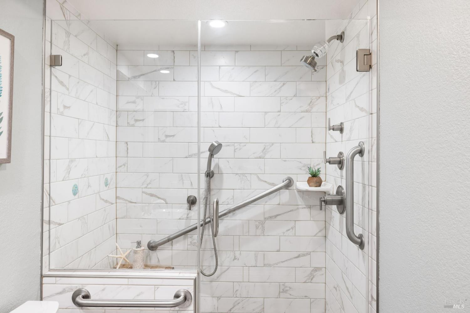 Detail Gallery Image 27 of 49 For 607 Centre Ct, Alameda,  CA 94502 - 2 Beds | 2/1 Baths