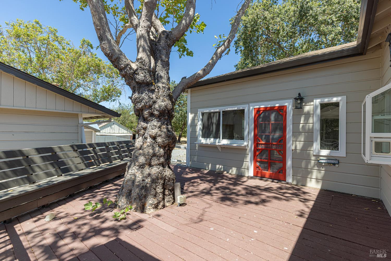 Detail Gallery Image 13 of 28 For 411 Walten Way, Windsor,  CA 95492 - – Beds | – Baths