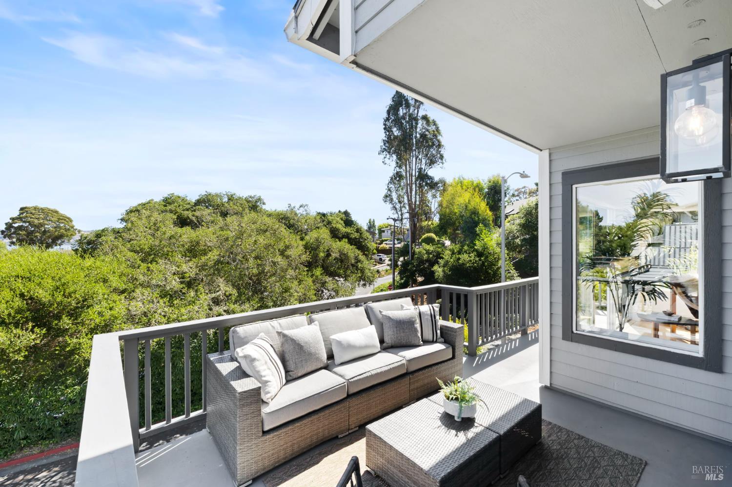 Detail Gallery Image 11 of 34 For 101 Sacramento Way, Sausalito,  CA 94965 - 4 Beds | 3 Baths