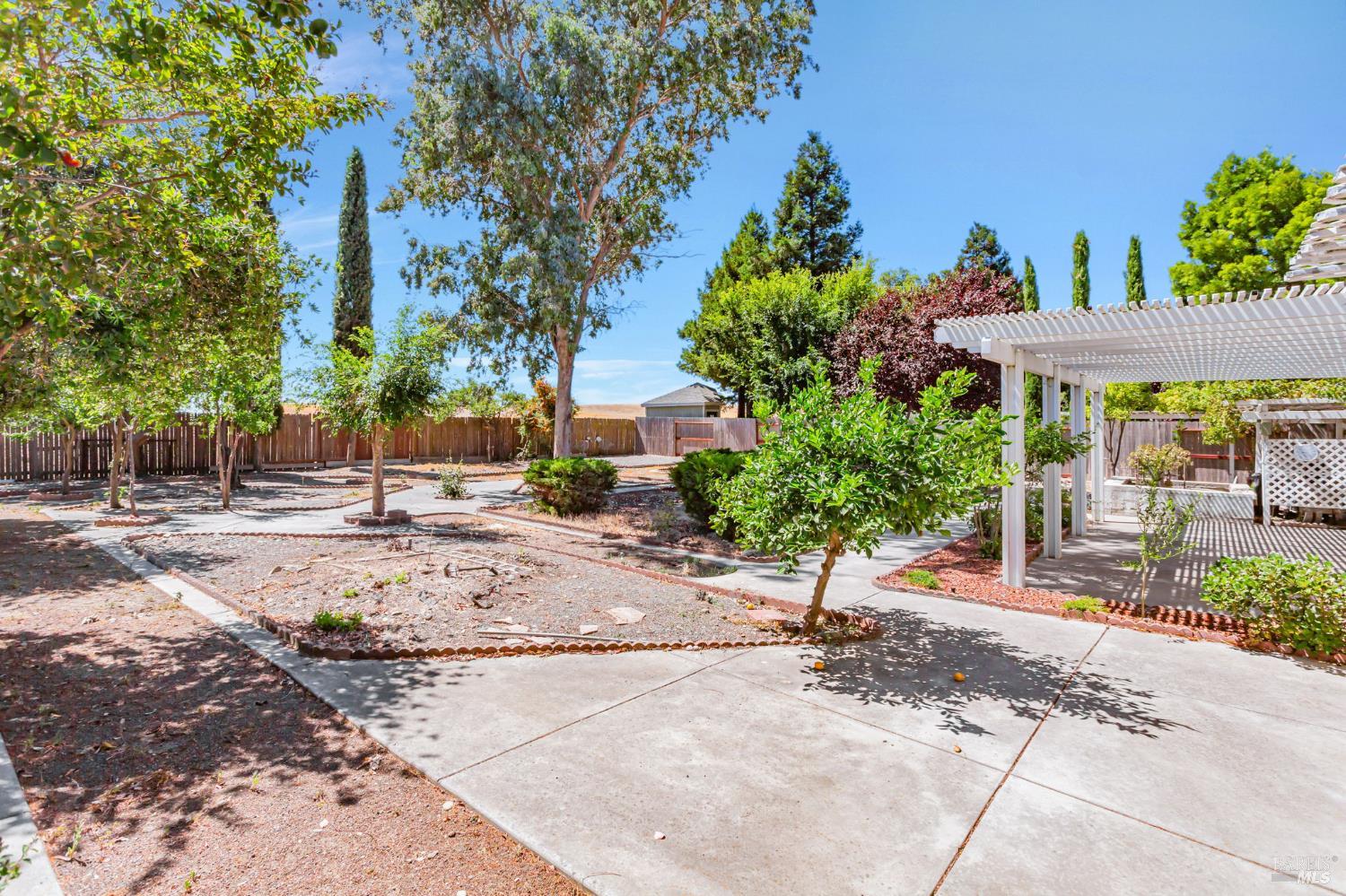 Detail Gallery Image 49 of 54 For 1048 Stillspring Dr, Vacaville,  CA 95687 - 5 Beds | 3 Baths