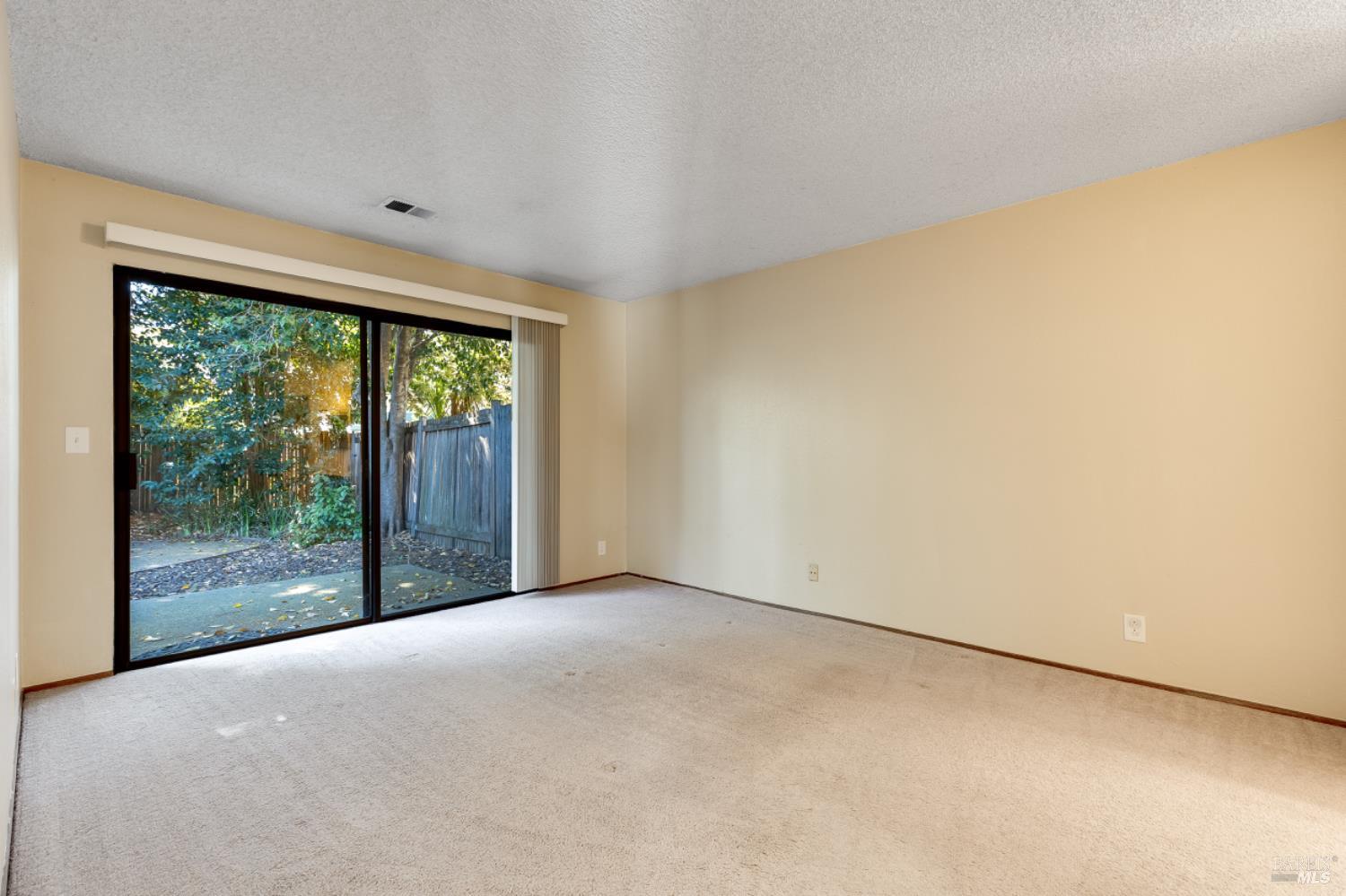 Detail Gallery Image 21 of 40 For 1517 London Cir, Benicia,  CA 94510 - 2 Beds | 2 Baths