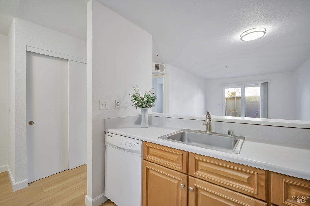 Detail Gallery Image 11 of 40 For 7767 Camino Colegio Dr, Rohnert Park,  CA 94928 - 1 Beds | 1 Baths