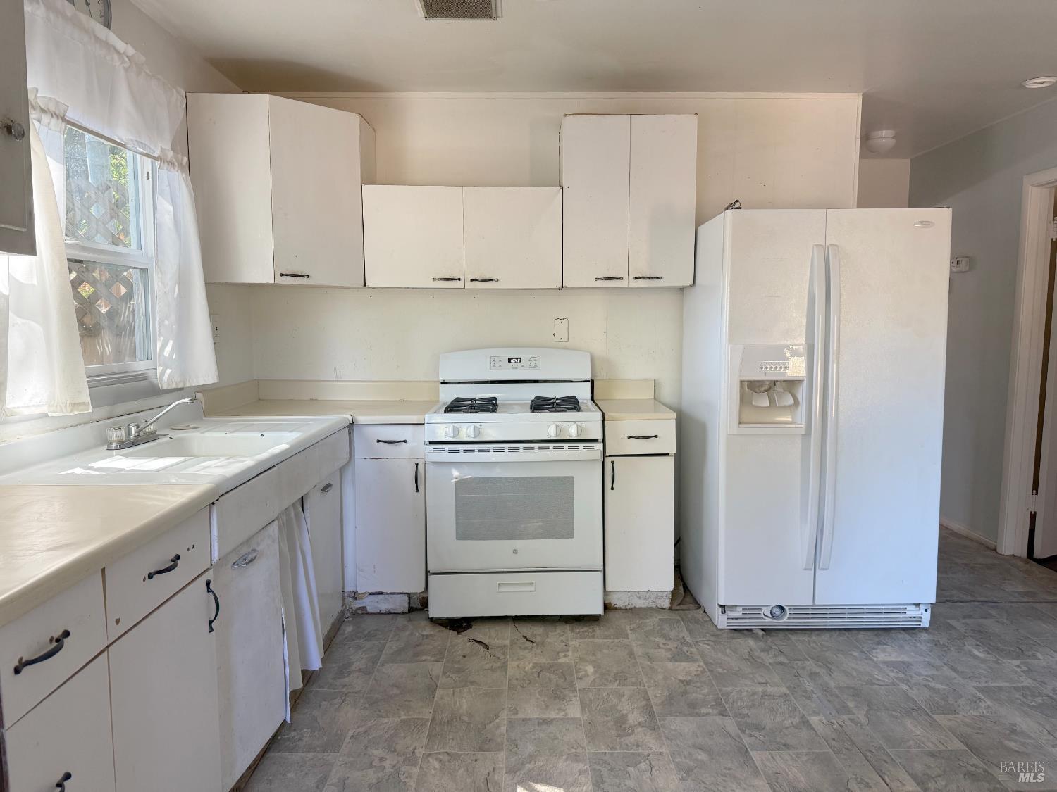 Detail Gallery Image 7 of 20 For 420 Della Ave, Willits,  CA 95490 - 2 Beds | 1 Baths