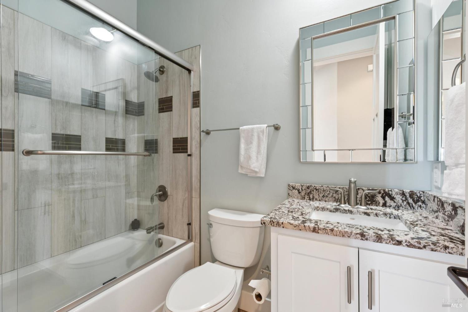 Detail Gallery Image 12 of 63 For 5980 Vista Rdgs, Santa Rosa,  CA 95409 - 5 Beds | 5 Baths