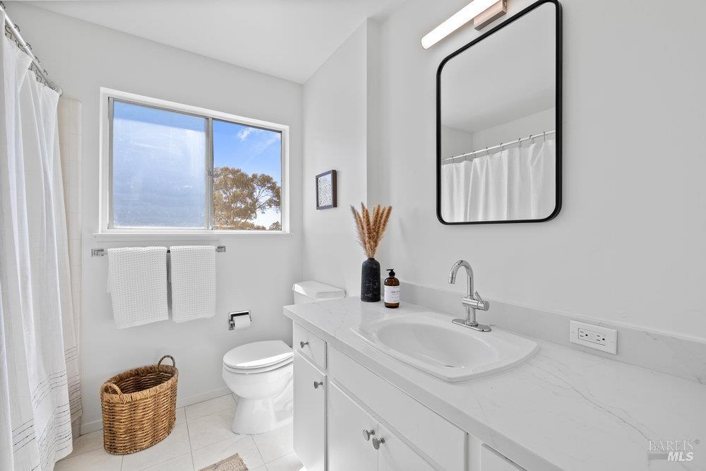 Detail Gallery Image 18 of 56 For 78 Windsor Ave, San Rafael,  CA 94901 - 4 Beds | 3 Baths