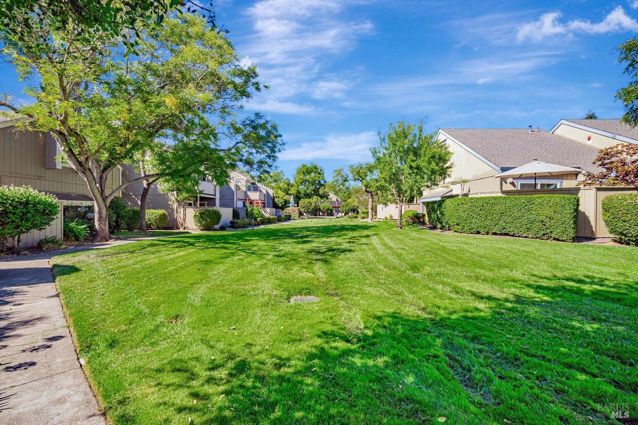 Detail Gallery Image 5 of 40 For 7767 Camino Colegio Dr, Rohnert Park,  CA 94928 - 1 Beds | 1 Baths