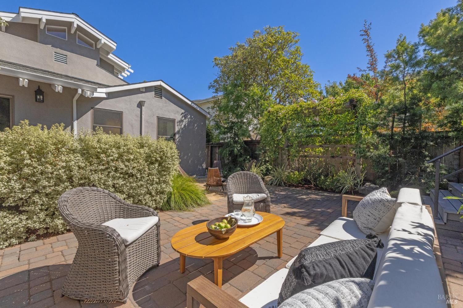 Detail Gallery Image 57 of 80 For 69 Broadmoor Ave, San Anselmo,  CA 94960 - 5 Beds | 3 Baths