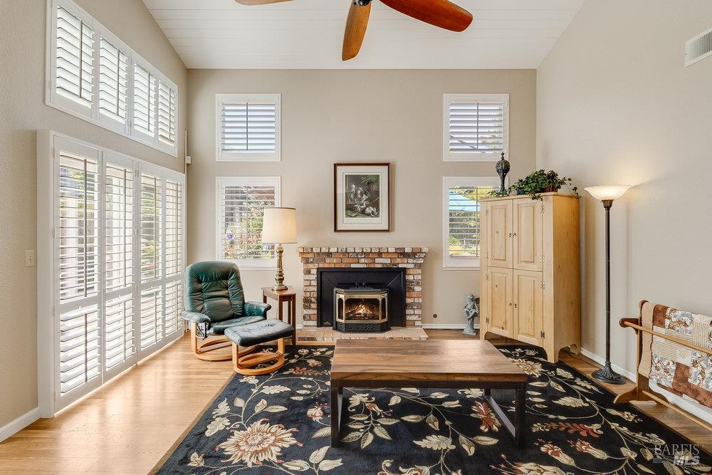 Detail Gallery Image 8 of 59 For 509 Solano Dr, Benicia,  CA 94510 - 3 Beds | 2 Baths