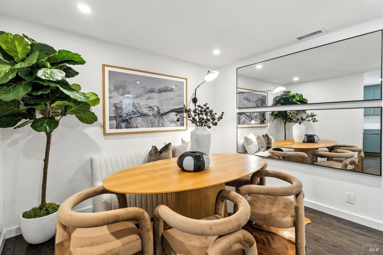 Detail Gallery Image 10 of 38 For 26 Plaza Dr, Mill Valley,  CA 94941 - 3 Beds | 2 Baths