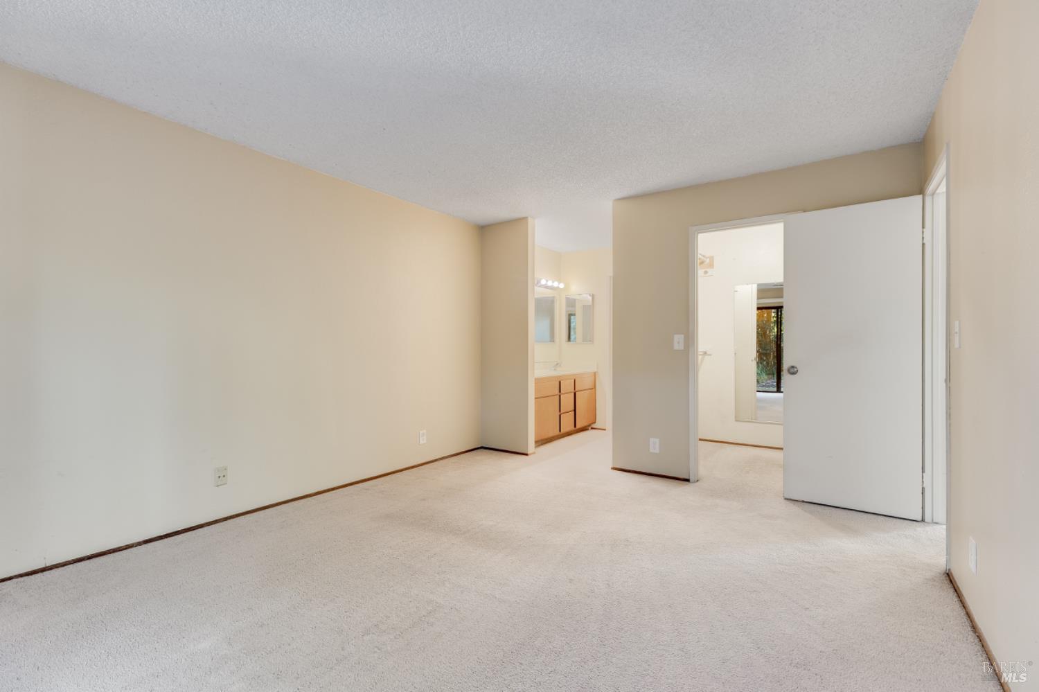 Detail Gallery Image 24 of 40 For 1517 London Cir, Benicia,  CA 94510 - 2 Beds | 2 Baths
