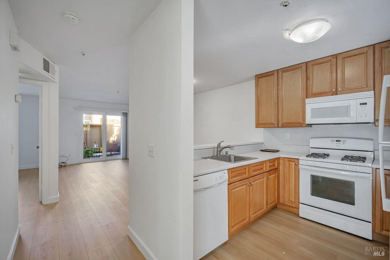 Detail Gallery Image 12 of 40 For 7767 Camino Colegio Dr, Rohnert Park,  CA 94928 - 1 Beds | 1 Baths