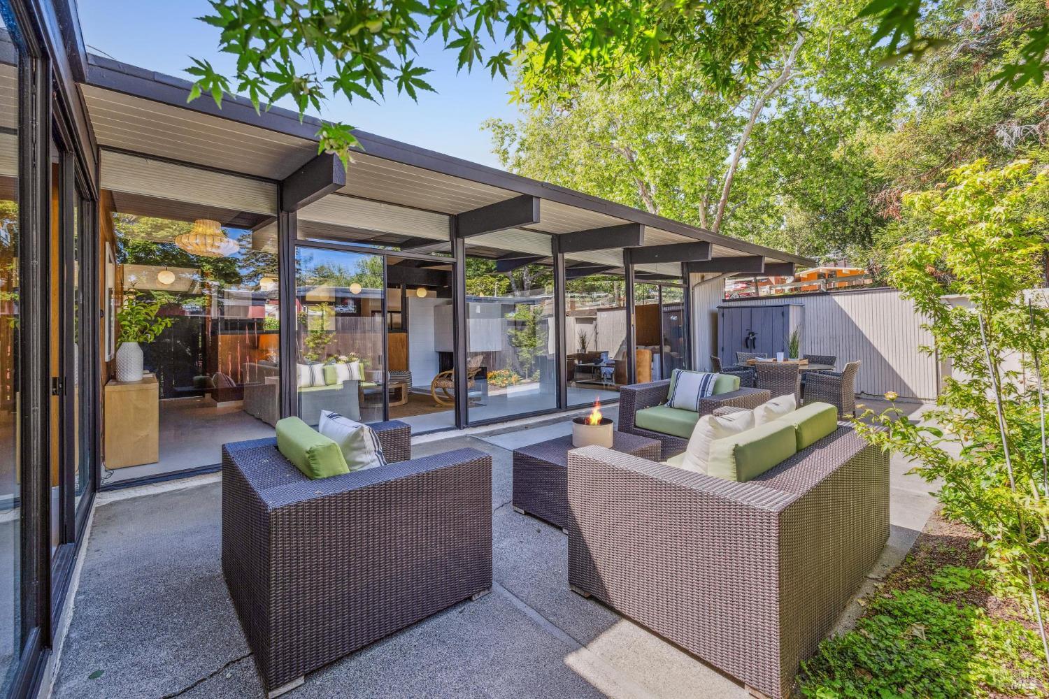 Detail Gallery Image 29 of 44 For 659 Las Colindas Rd, San Rafael,  CA 94903 - 4 Beds | 2 Baths