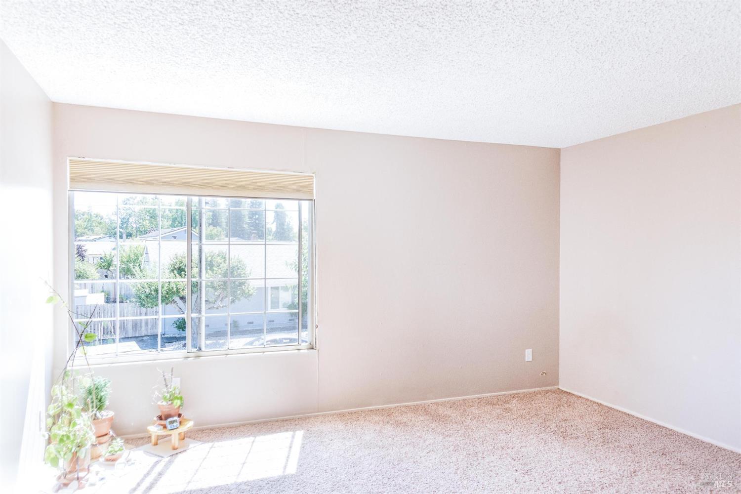 Detail Gallery Image 27 of 32 For 936 Edith Ct, Rohnert Park,  CA 94928 - 6 Beds | 2/1 Baths