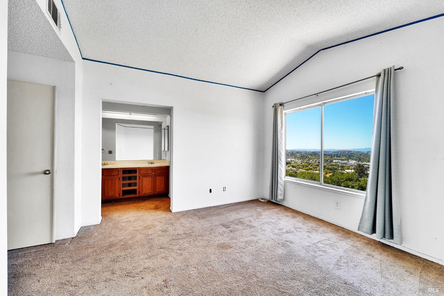 Detail Gallery Image 25 of 46 For 453 Knight Cir, Vallejo,  CA 94591 - 3 Beds | 2/1 Baths