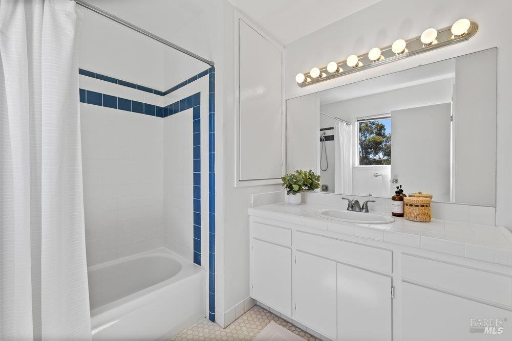 Detail Gallery Image 36 of 56 For 78 Windsor Ave, San Rafael,  CA 94901 - 4 Beds | 3 Baths