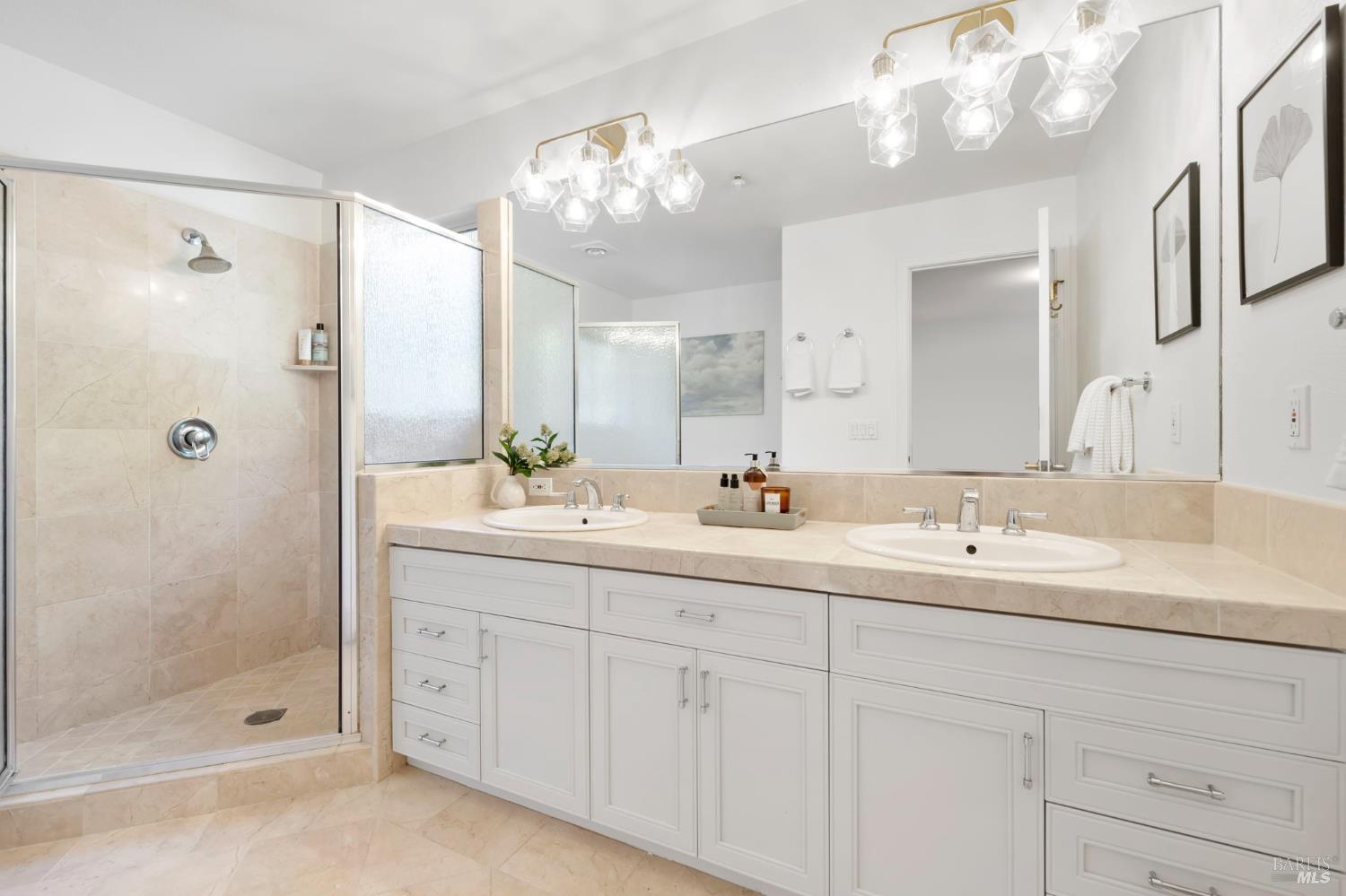 Detail Gallery Image 18 of 34 For 101 Sacramento Way, Sausalito,  CA 94965 - 4 Beds | 3 Baths