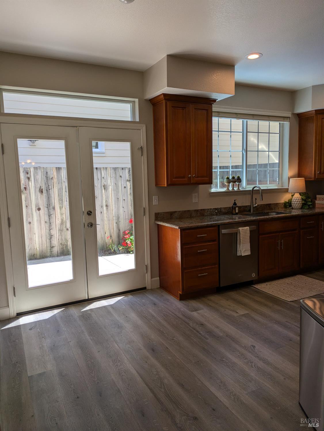 Detail Gallery Image 9 of 18 For 14619 Jomark Ln, Occidental,  CA 95465 - 2 Beds | 2/1 Baths