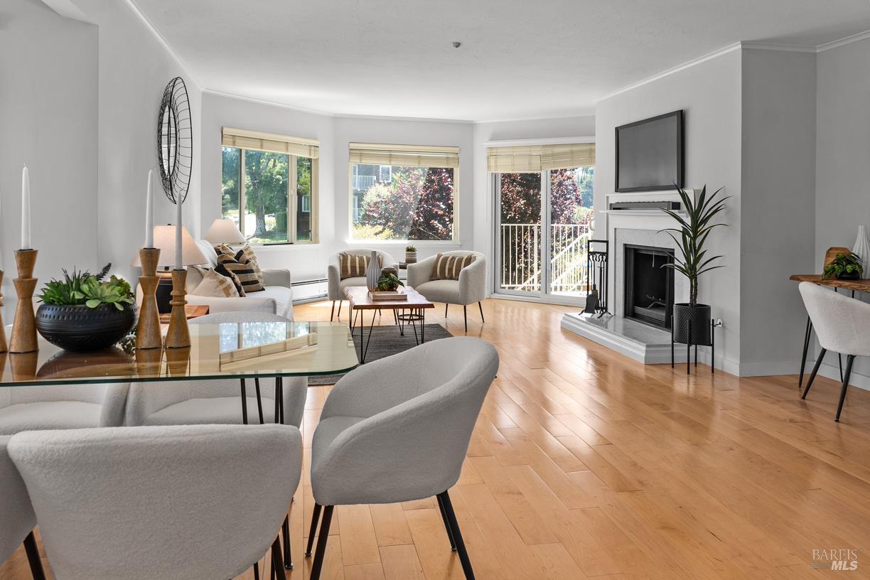 Detail Gallery Image 2 of 27 For 110 Seminary Dr 1a,  Mill Valley,  CA 94941 - 1 Beds | 1 Baths