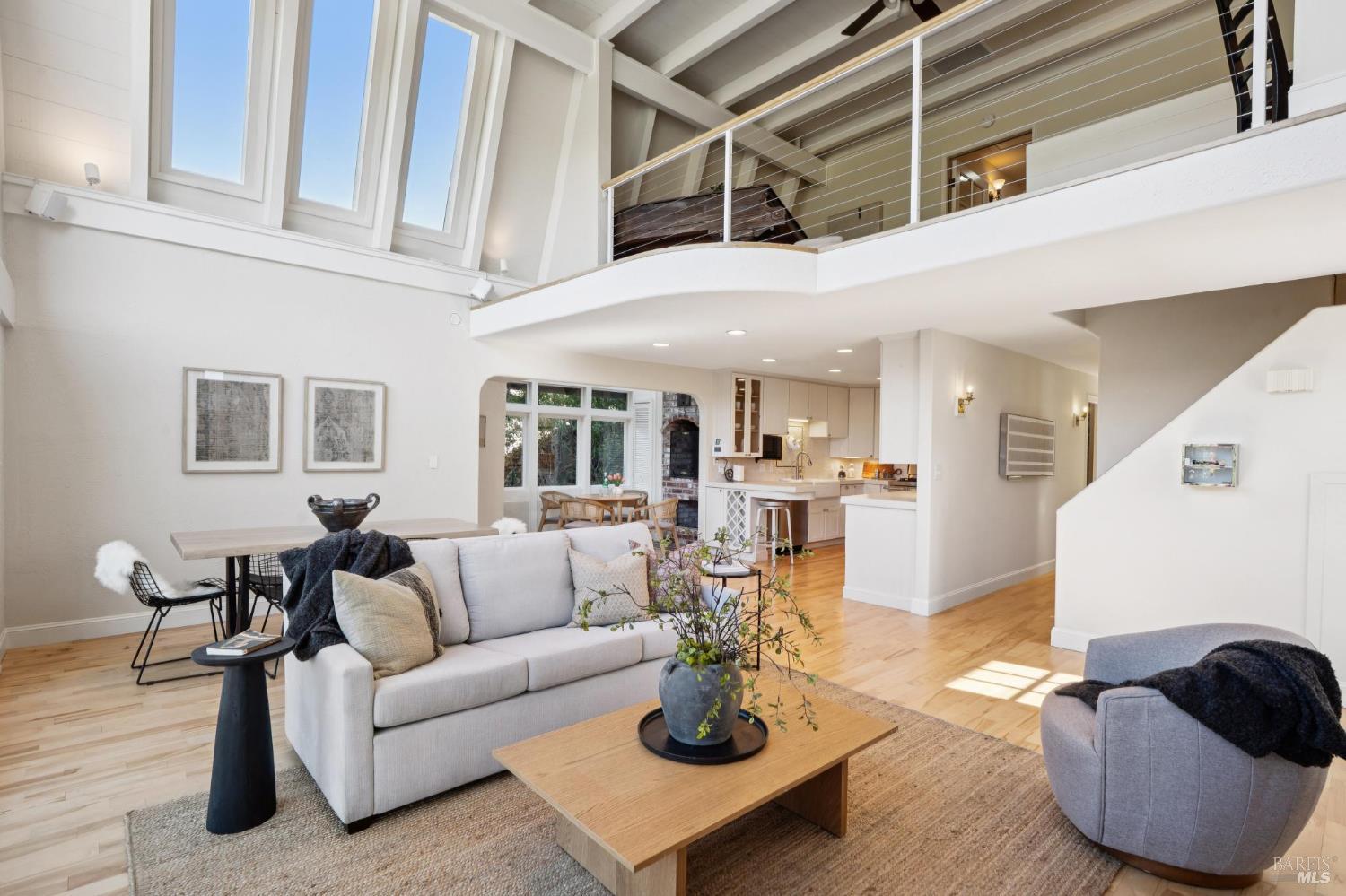 Detail Gallery Image 14 of 61 For 347 Jewell St, San Rafael,  CA 94901 - 4 Beds | 3 Baths