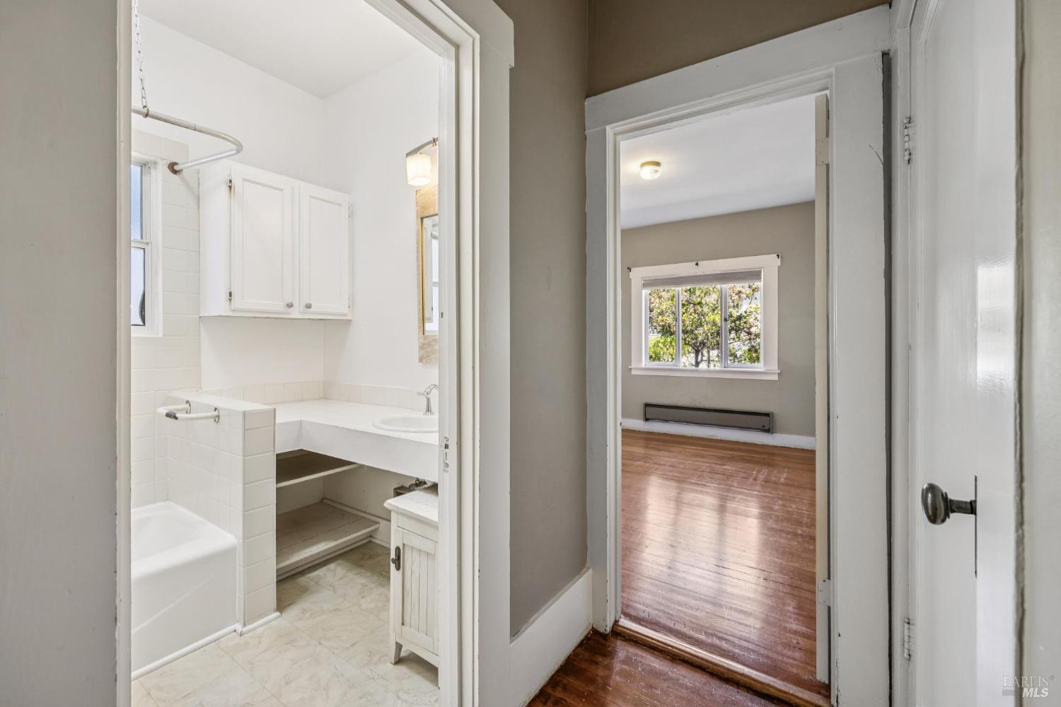Detail Gallery Image 13 of 42 For 9 Frances St, San Rafael,  CA 94901 - 3 Beds | 2 Baths