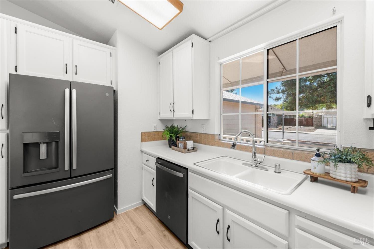 Detail Gallery Image 31 of 75 For 872 Flint Way, Vacaville,  CA 95687 - 3 Beds | 2 Baths