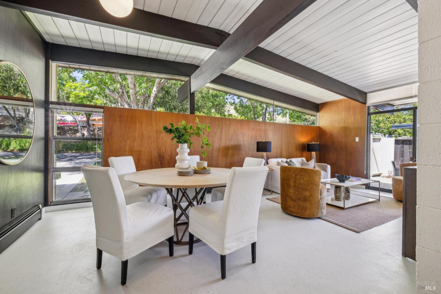 Detail Gallery Image 6 of 44 For 659 Las Colindas Rd, San Rafael,  CA 94903 - 4 Beds | 2 Baths