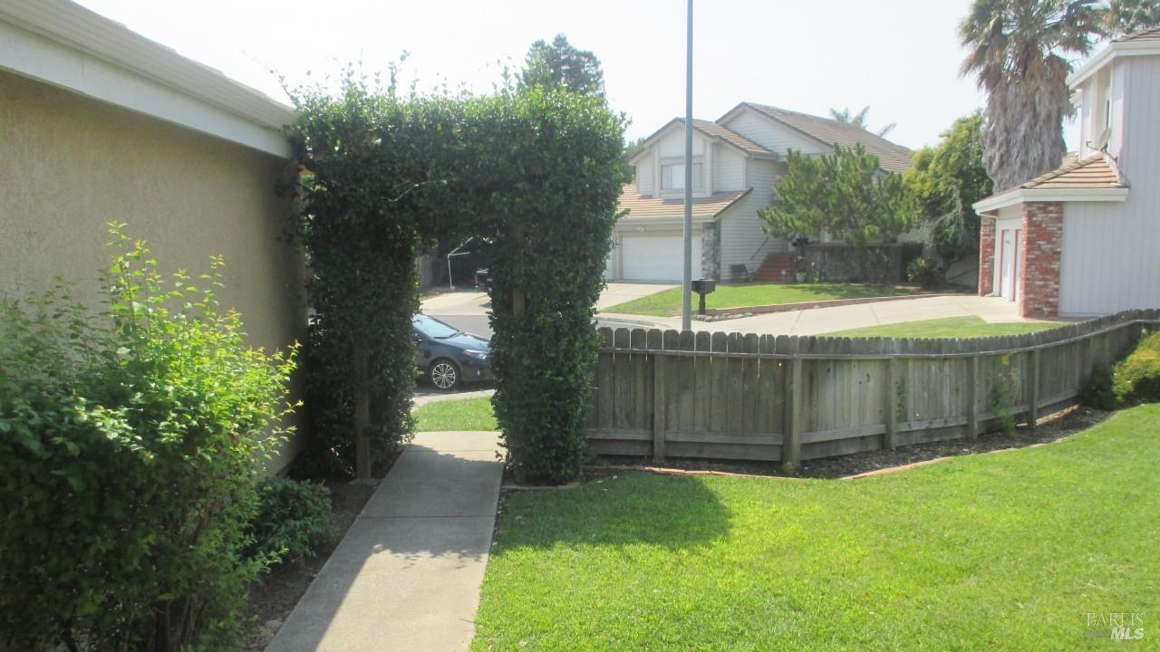 Detail Gallery Image 4 of 22 For 3032 Teak Ct, Fairfield,  CA 94533 - 4 Beds | 3 Baths