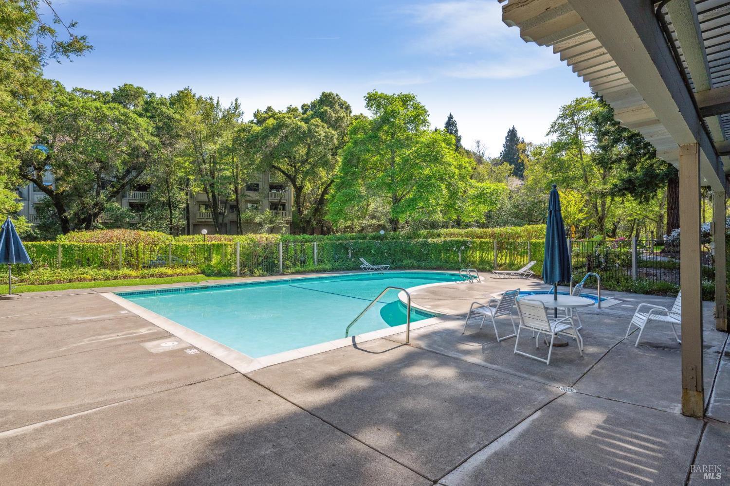 Detail Gallery Image 31 of 32 For 121 Quail Ct, Novato,  CA 94949 - 2 Beds | 2 Baths