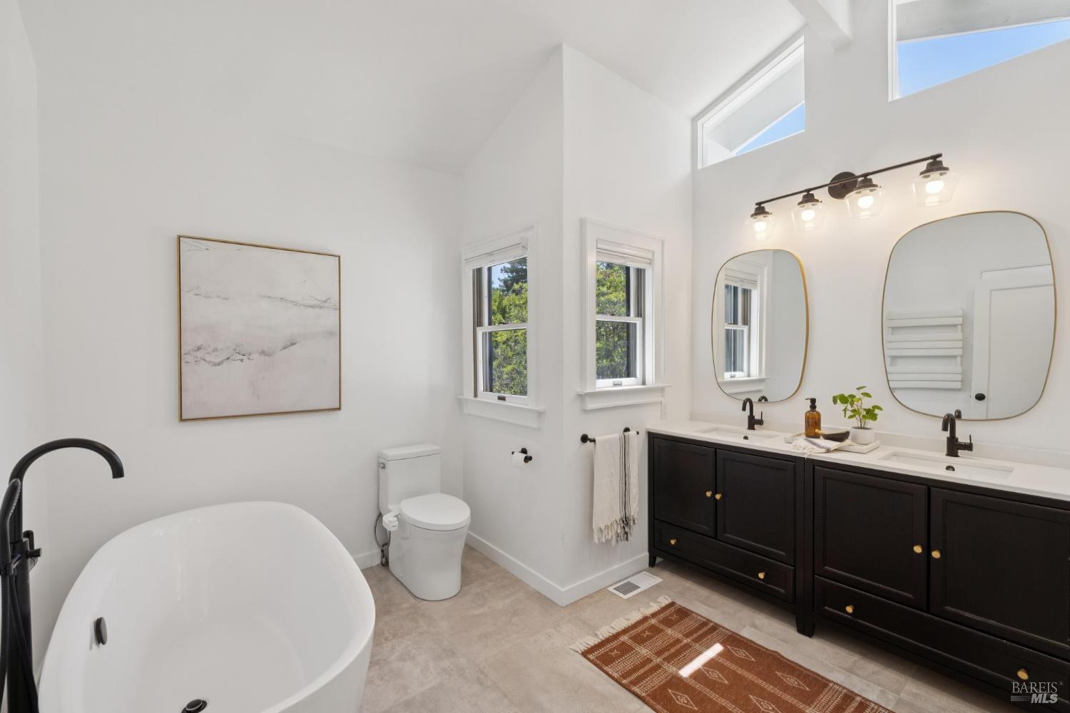 Detail Gallery Image 35 of 80 For 69 Broadmoor Ave, San Anselmo,  CA 94960 - 5 Beds | 3 Baths