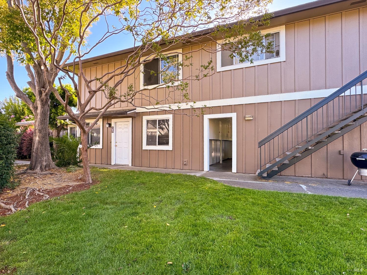 Detail Gallery Image 1 of 28 For 163 Bahia Cir, San Rafael,  CA 94901 - 2 Beds | 1 Baths
