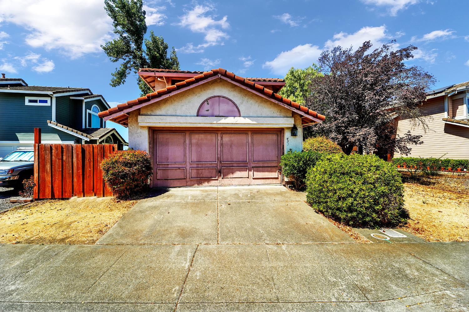 Detail Gallery Image 1 of 46 For 453 Knight Cir, Vallejo,  CA 94591 - 3 Beds | 2/1 Baths
