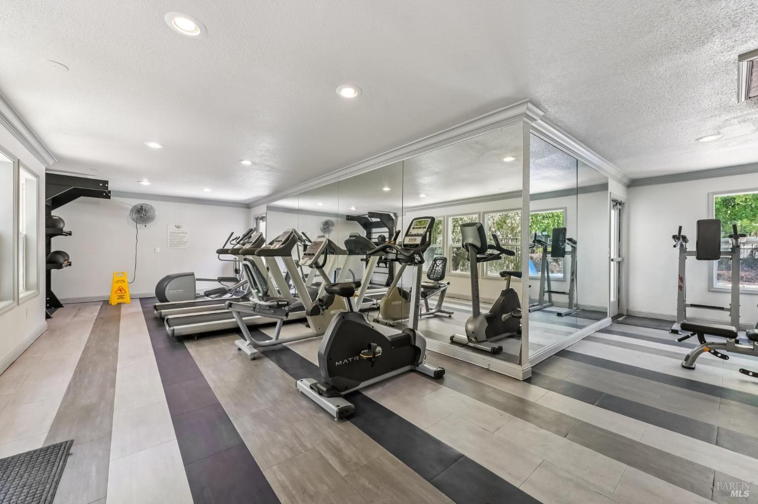 Detail Gallery Image 6 of 27 For 225 Burt St #34,  Santa Rosa,  CA 95407 - 2 Beds | 2 Baths