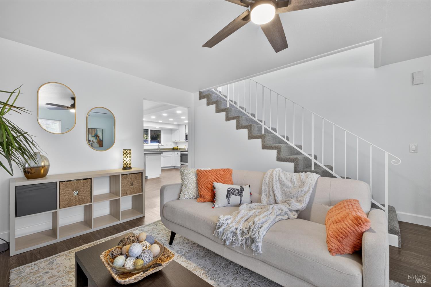 Detail Gallery Image 5 of 37 For 2484 College Park Cir, Santa Rosa,  CA 95401 - 3 Beds | 2 Baths