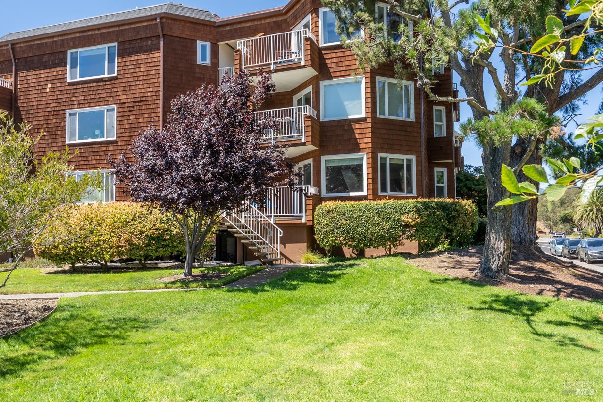 Detail Gallery Image 15 of 27 For 110 Seminary Dr 1a,  Mill Valley,  CA 94941 - 1 Beds | 1 Baths