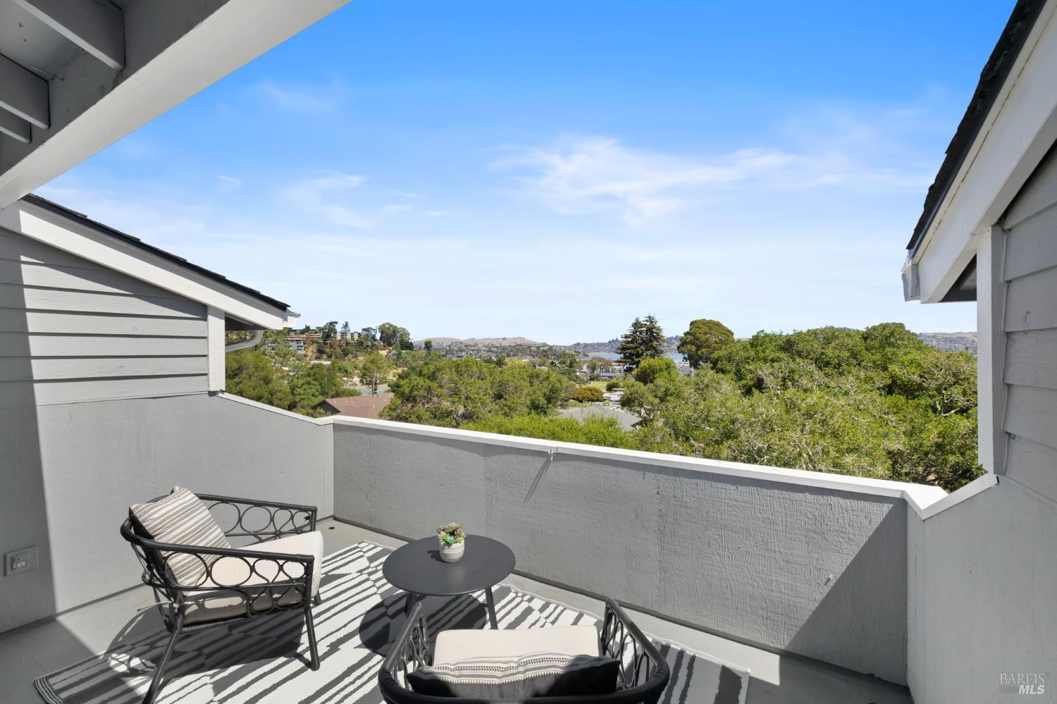 Detail Gallery Image 25 of 34 For 101 Sacramento Way, Sausalito,  CA 94965 - 4 Beds | 3 Baths